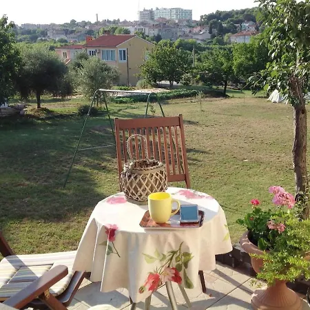 2+1 With Jacuzzi,near Centar Of * Pula