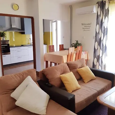 2+1 With Jacuzzi,near Centar Of Pula